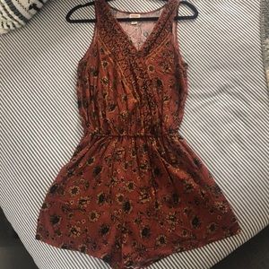 Sunflower romper with pockets